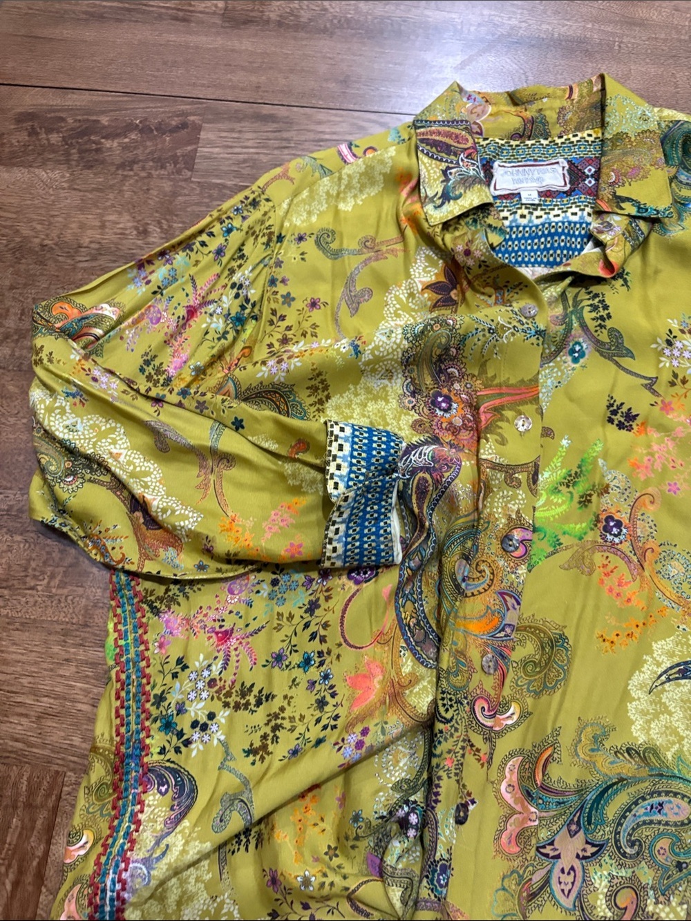 Johnny Was Workshop Button up blouse Top. Medium. Colorful - Picture 5 of 10